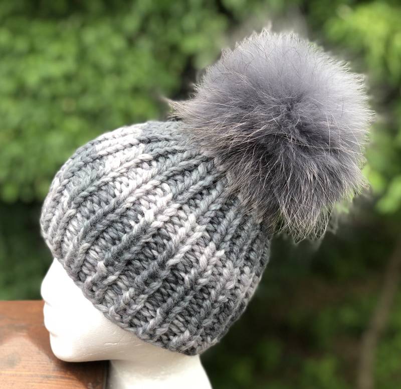 Mehrfarbige Chunky Beanie Mütze - 100 % Alpaka Handgemachte Strickmütze Waschbär Pom Ready To Ship Geschenk Damen Wintermütze von KKHATS