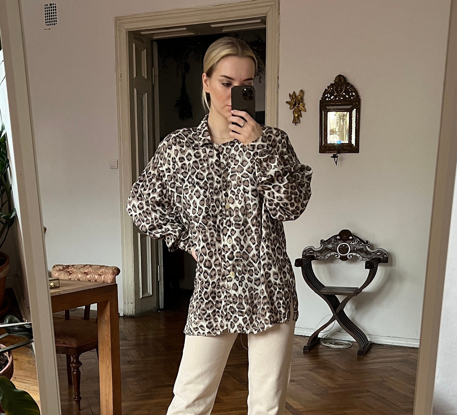 Vintage Beige Leopard Bluse, Tier Print Shirt von KLEMvintage