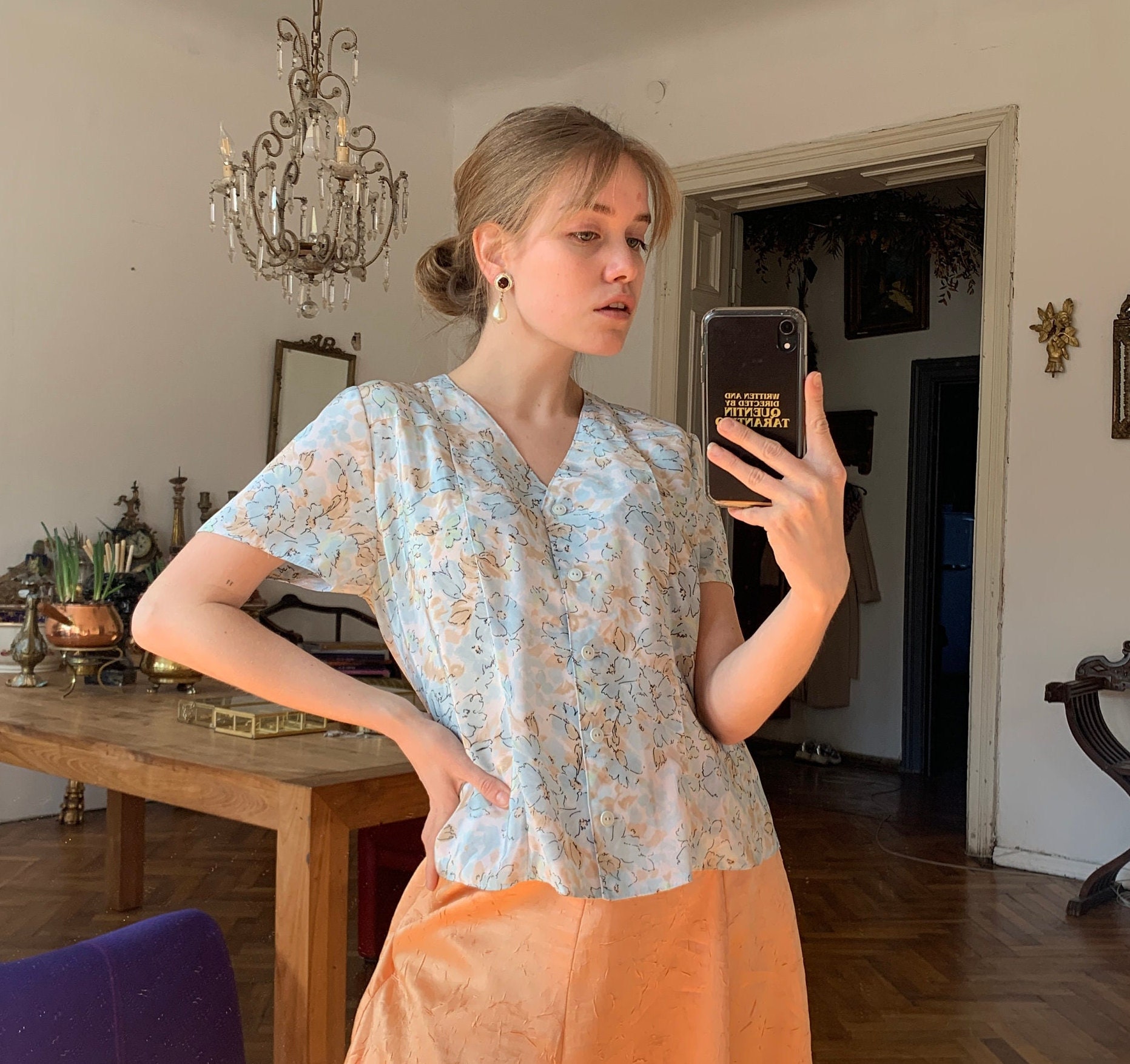 Vintage Blaue Bluse, Kurzärmeliges V-Ausschnitt-Shirt von KLEMvintage