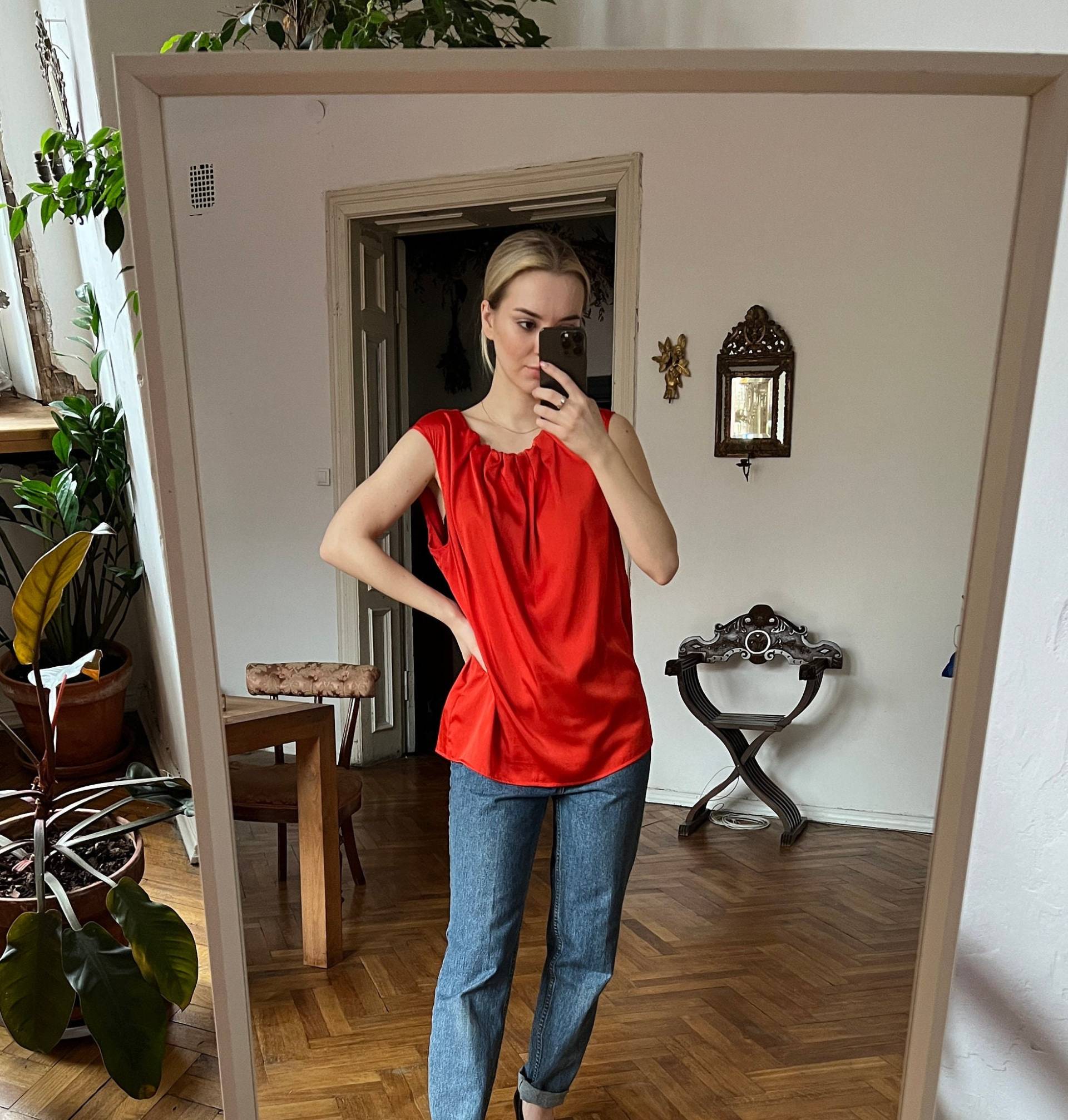 Vintage Rote Ärmellose Seidenbluse, Satin Top von KLEMvintage