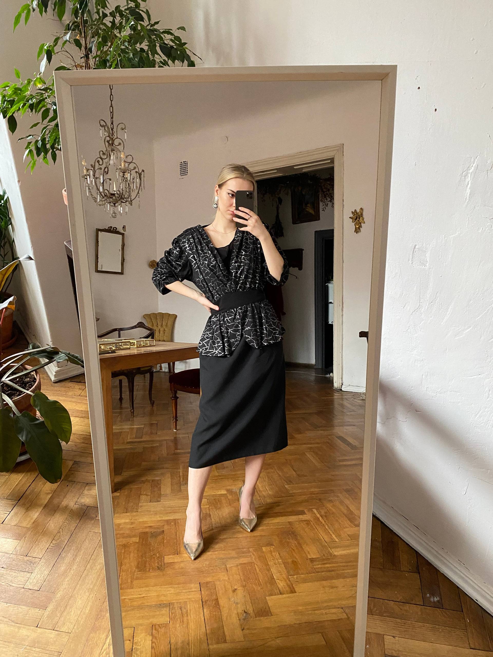 Vintage Schwarzes 70Er Midi Kleid Mit Gürtel von KLEMvintage