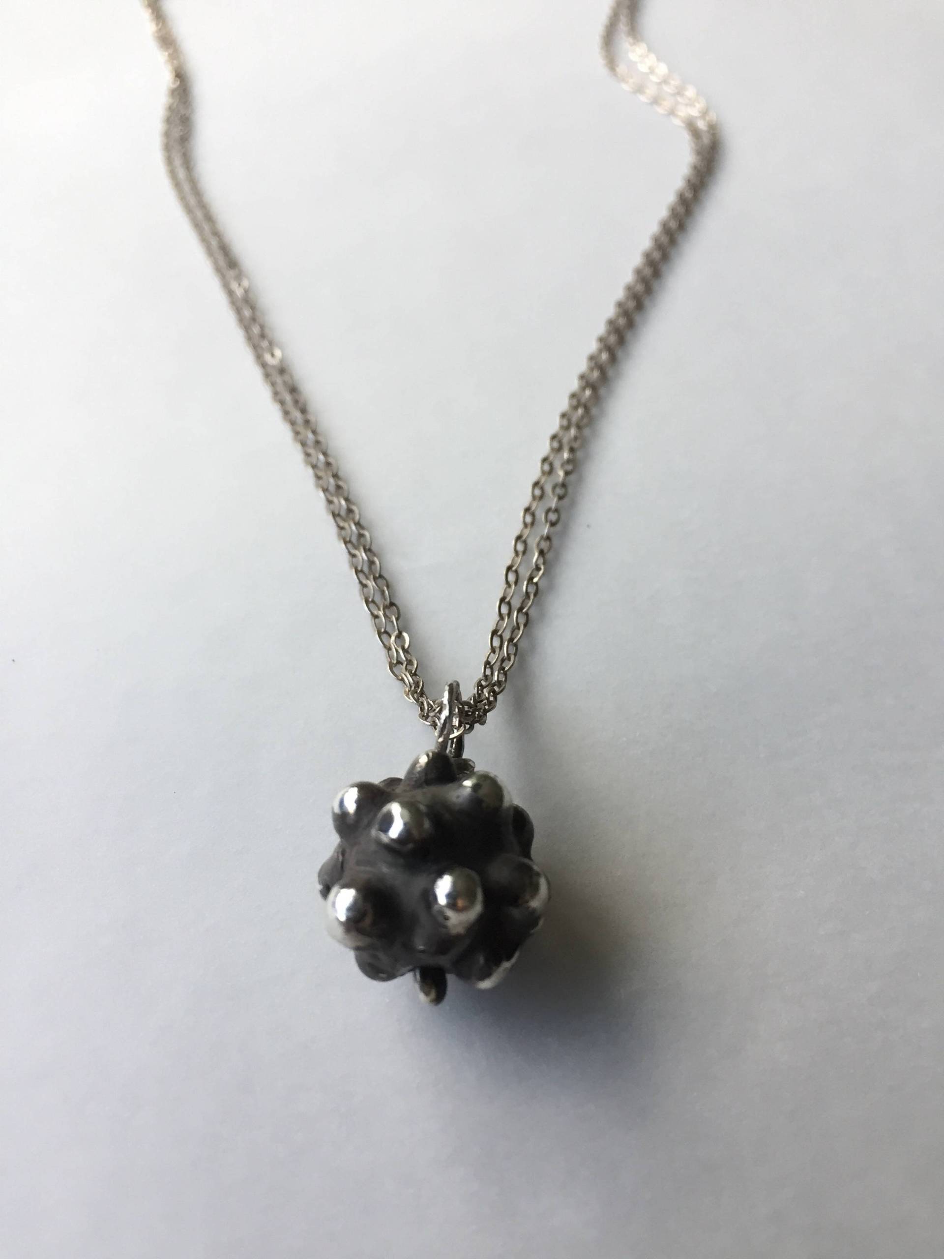 Cluster Halskette , Atom Anhänger Unisex Schmuck Nach Maß Oxidierter Silber Und Leder Gepunkteter von KLIEDjewelry