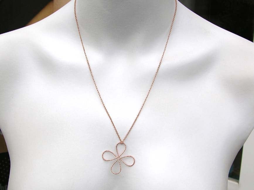 Kette, Blume, Rosévergoldet von KLUNKERQUEEN