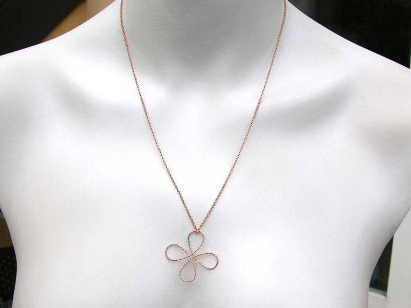 Kette, Blume, Rosévergoldet von KLUNKERQUEEN