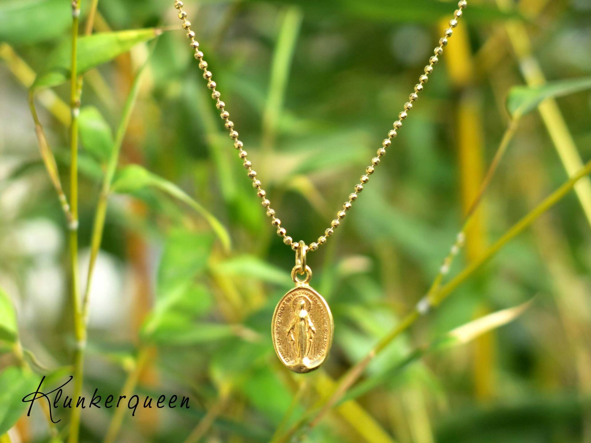 Kette, Madonna in Gold, Heilige Maria, Gemmenschmuck, Goldschmuck von KLUNKERQUEEN