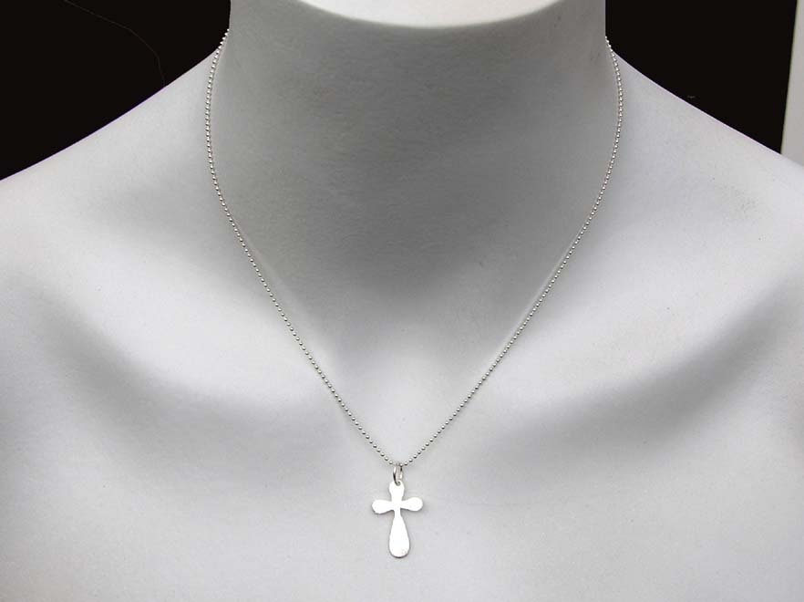Kette Und Kreuz-Anhänger in Silber von KLUNKERQUEEN