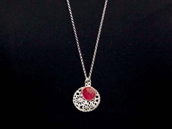 Lange Kette Mit Anhänger Ornament Und Achat von KLUNKERQUEEN