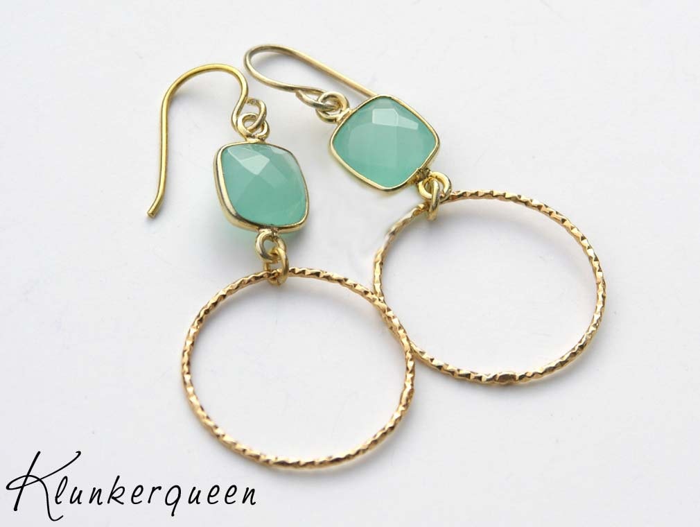 Ohrringe, Chalcedon Trifft Gold von KLUNKERQUEEN