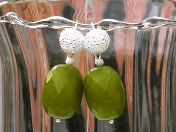 Ohrringe, Ein Traum in Oliv Und Silber von KLUNKERQUEEN