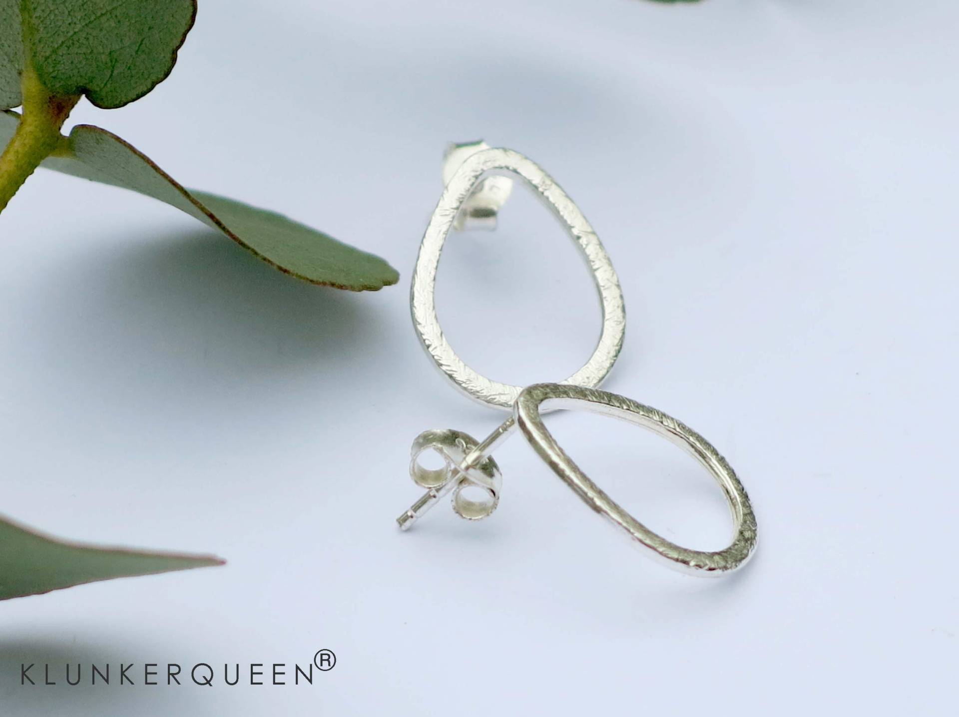 Ohrringe in Silber, Ohrstecker, Mattiert Tropfenform von KLUNKERQUEEN