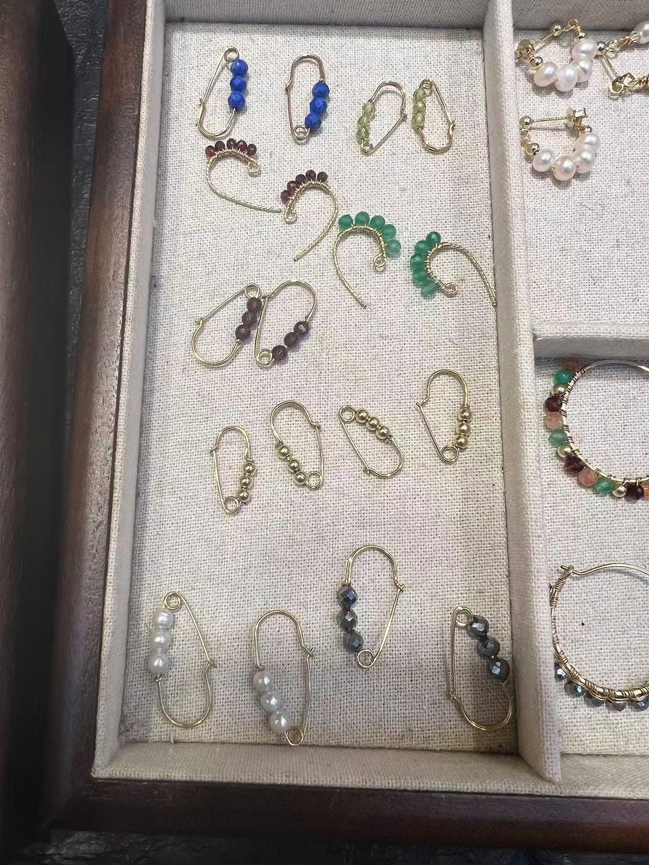 Paperclip Weiße Perle Ohrringe, Grüner Naturstein, Royalblau Terahertz Stein, Geschenke Für Sie Oder Freunde, Hochzeitsgeschenke Paperclip Weiße Perle Ohrringe, Grüner Naturstein, Royalblau Terahertz Stein, Geschenke Für Sie Oder Freunde, Hochzeitsgeschenke von KLcarDesign