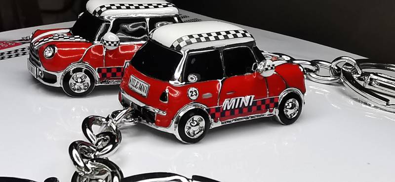 Rot Roter Body Mini Auto, Persönlichkeit Weiß Gold Auto Schlüsselanhänger, Vor Allem, Tropfen Öl Plus, Grade Kristall, Luxus, Bestes Geschenk Für Sie Rot Roter Body Mini Auto, Persönlichkeit Weiß Gold Auto Schlüsselanhänger, Vor Allem, Tropfen Öl Plus, Grade Kristall, Luxus, Bestes Geschenk Für Sie von KLcarDesign
