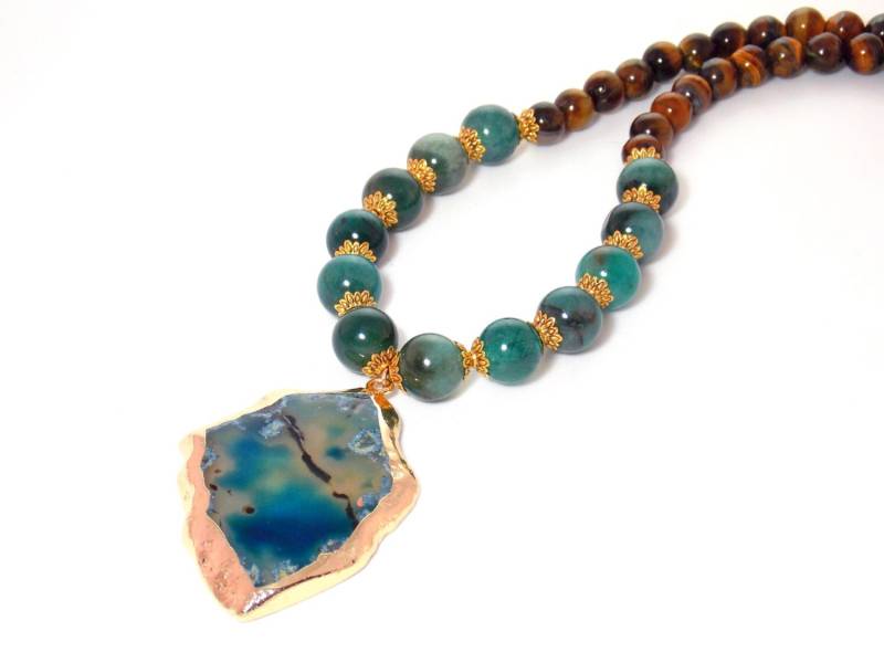 Halbedelstein Achat Anhänger, Grüner Aventurin, Tigerauge Vergoldete Perlen Edelstein Halskette von KMagnifiqueDesigns
