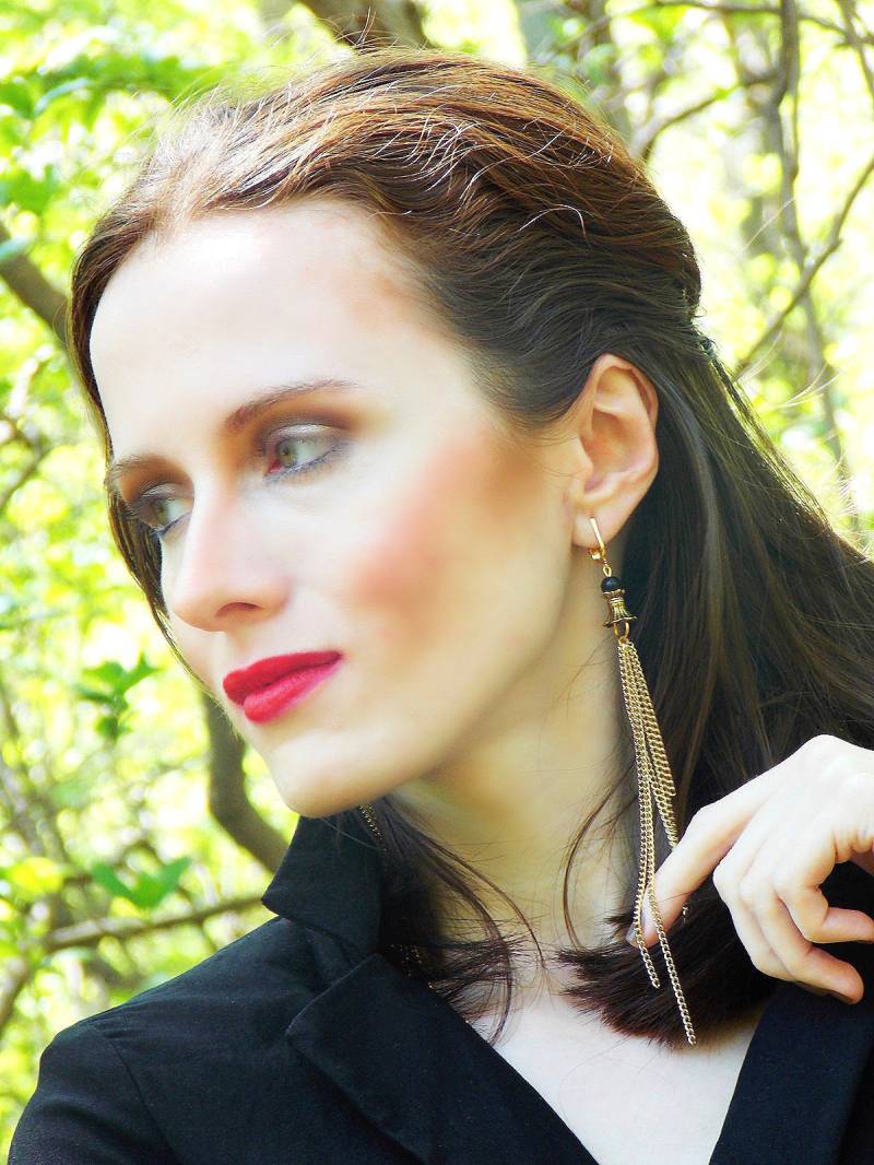 Schwarz Gold Quaste Lange Ohrringe | Clip On Optional von KMagnifiqueDesigns