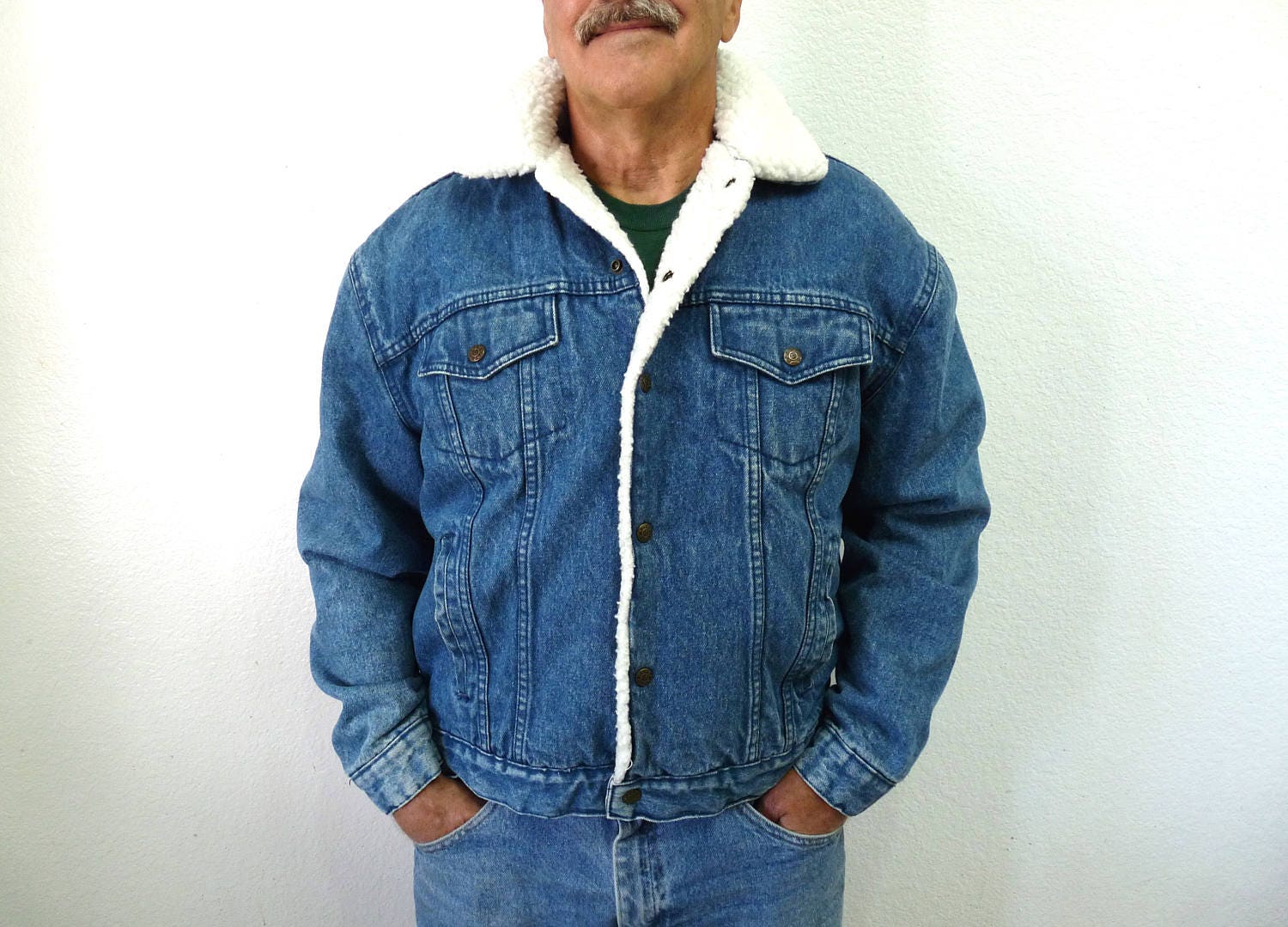 Vintage 80Er Jahre Herren Jeansjacke Sherpa Gefüttert Jean Bj-R Snaps Up, Levis Trucker Blue Denim | Mittel/Groß von KMalinkaVintage