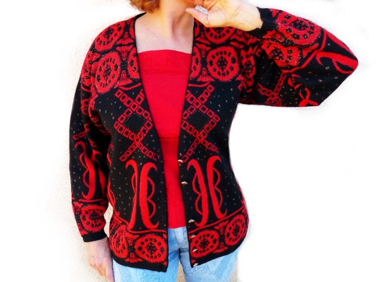 Vintage Strickjacke Von Carducci Rot Schwarz Gold Metallic , Schurwolle Glatt Knöpfe Oben von KMalinkaVintage