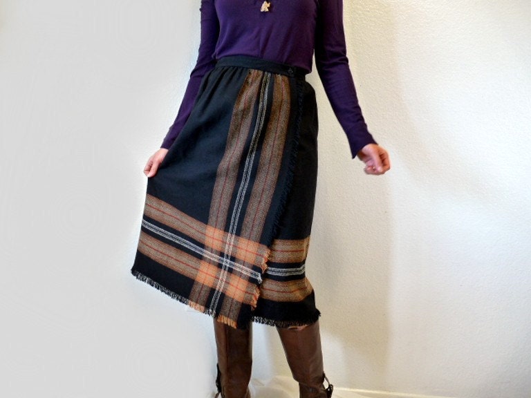 Vintage Wickelrock Kariert Fransen Wolle Grau Kurzwaren Von Personal Gr. S von KMalinkaVintage