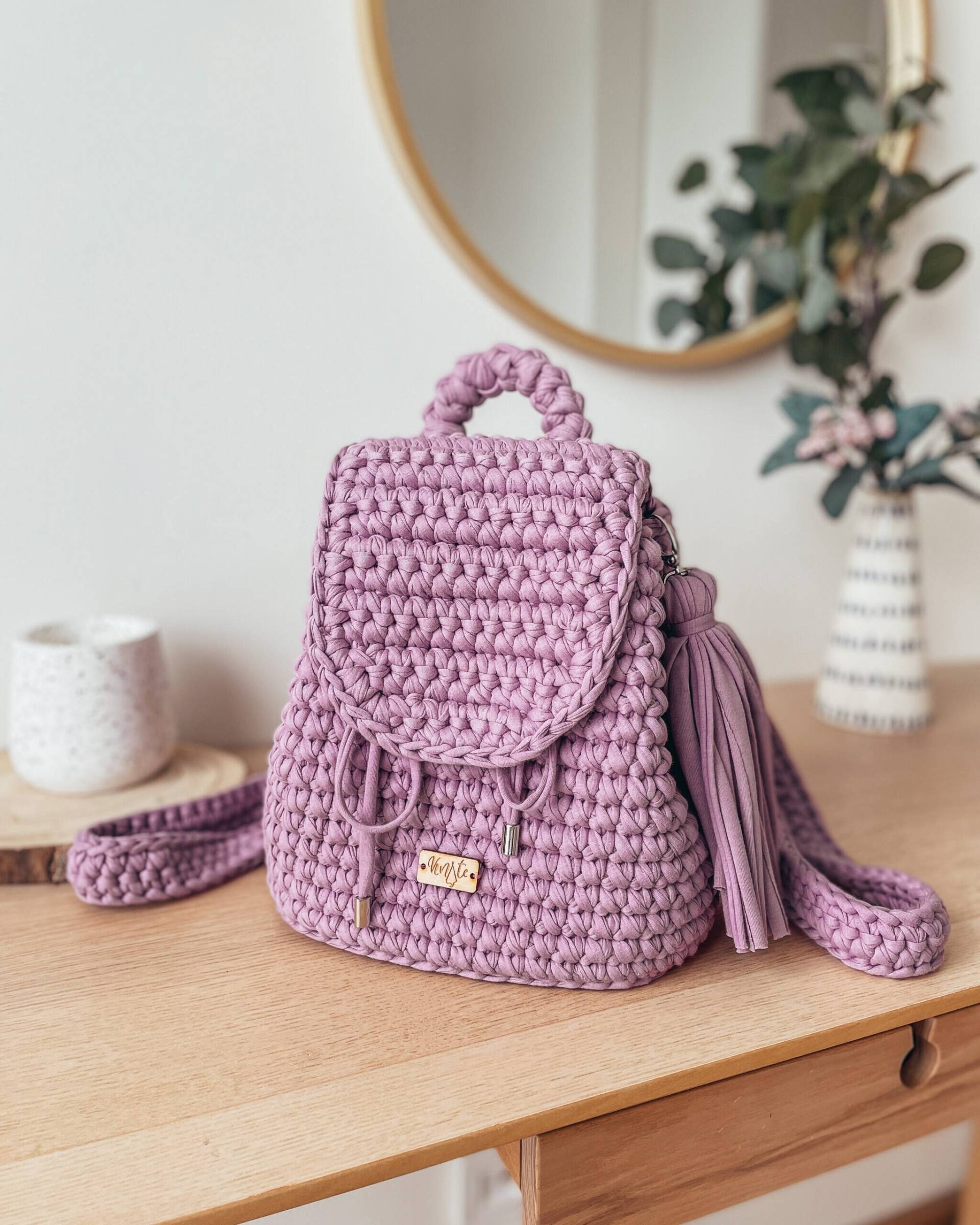 Handgemachter Rucksack Mit Einzigartigem Modedesign von KNATEBags