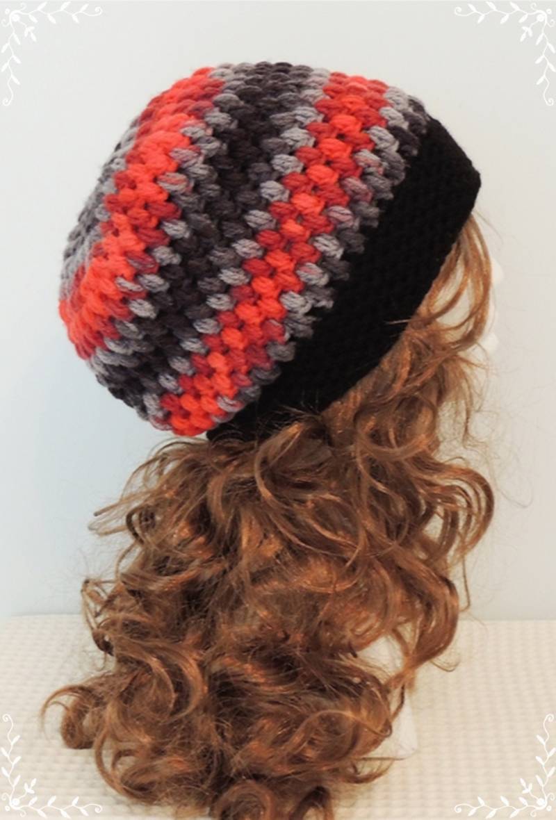 Handgehäkelte Wollmischung Slouchy Beanie Erwachsene Wintermütze von KNITANDCROCHETWORLD