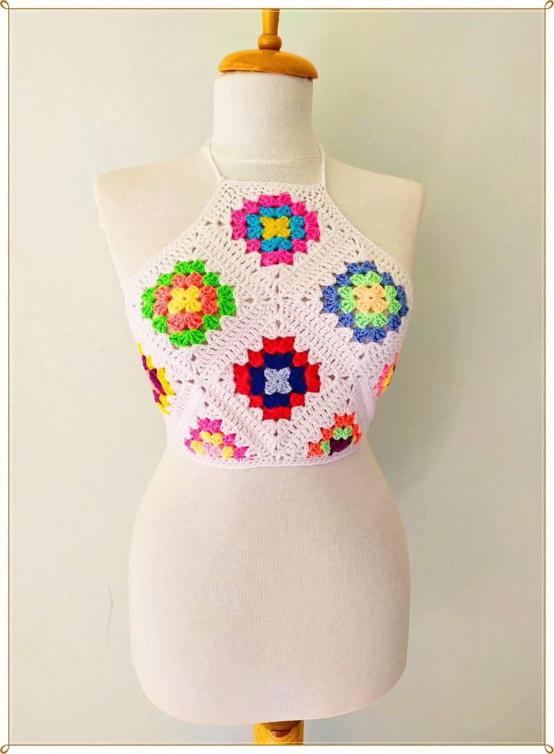 Handgemachtes Häkeln Neckholder Crop Top Retro Grandma Square Boho Festival Top von KNITANDCROCHETWORLD