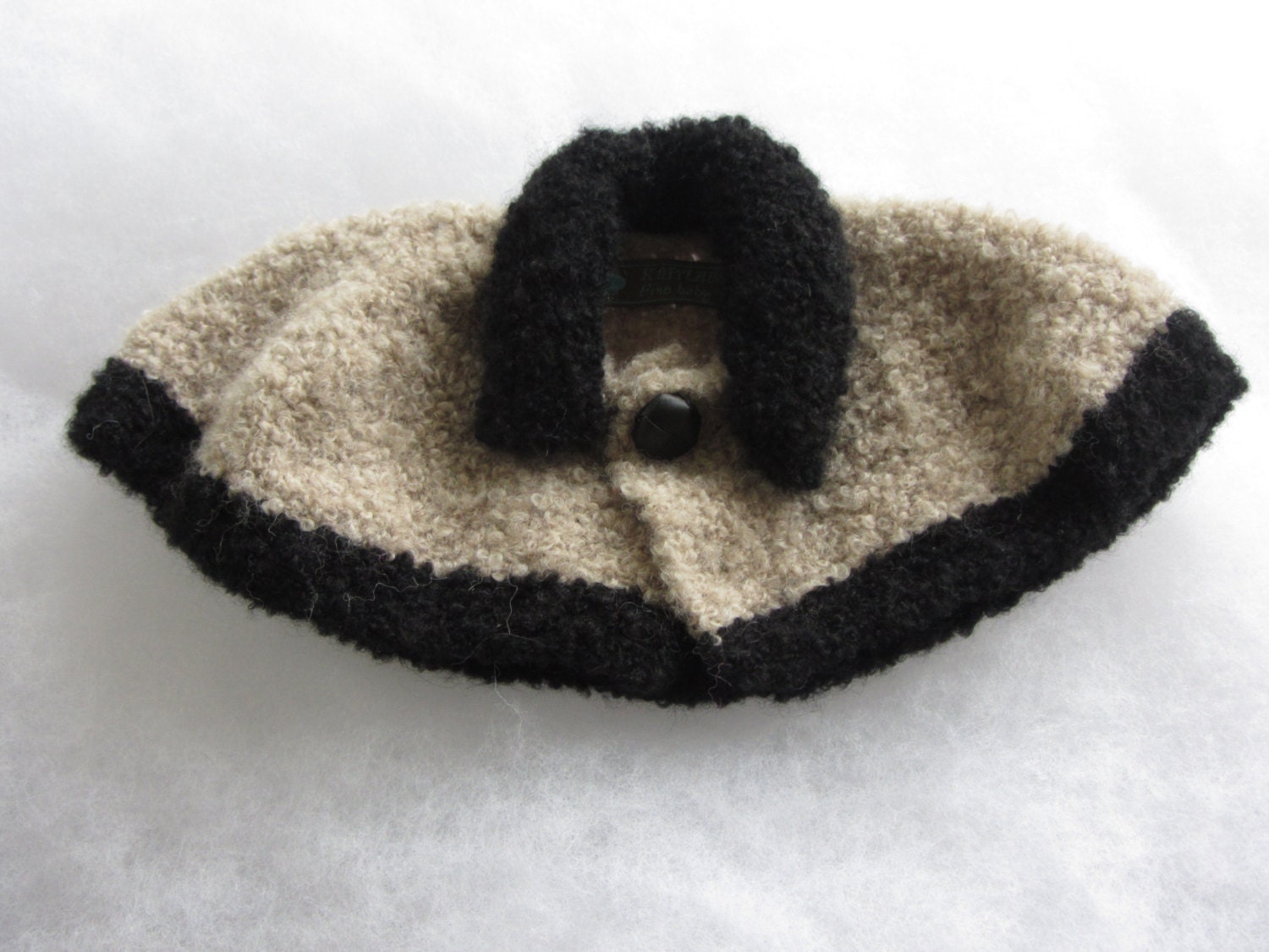 Baby Umhang Alpaka Boucle. Größe 0-3 Monate Baby Umhang Alpaka Boucle. Größe 0-3 Monate von KNITLEBITS