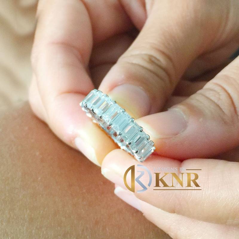 Smaragd Schnitt Simulierte Diamanten Eternity Band Verlobungsring 14K Solid White Gold Hochzeit Braut Jahrestag 6.00Ctw 5.0x3.0 Mm Jeder von KNRINC2