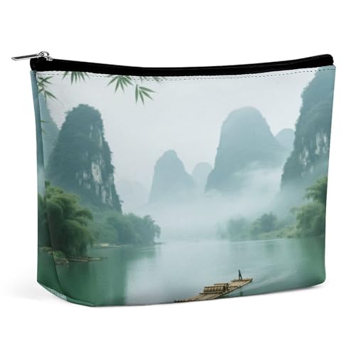 Wasserdichte Reise-Make-up-Tasche, Organizer, PU-Leder, der neblige Regen des Li-Flusses in Guilin-Kosmetiktaschen, kleiner Kulturbeutel, niedlich, tragbare Reißverschlusstasche für Damen und Herren Wasserdichte Reise-Make-up-Tasche, Organizer, PU-Leder, der neblige Regen des Li-Flusses in Guilin-Kosmetiktaschen, kleiner Kulturbeutel, niedlich, tragbare Reißverschlusstasche für Damen und Herren von KOAYUBFC