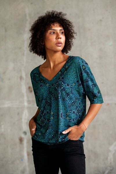 KOKOworld Bluse Soso Be My Valentine Damen – Oversize T-Shirt mit V-Ausschnitt & Ellbogenärmel – aus nachhaltiger Viskose – perfekt für Yoga, Pilates & Alltag – fair in der EU produziert von KOKOworld
