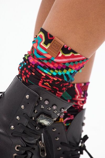 Gamaschen AnkleHugs – Schützende Wadenstulpen – Einzigartiger KOKO-Print von KOKOworld – 100% in der EU fair produziert von KOKOworld