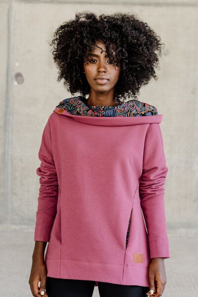 Hoodie Aruba Damen – Kapuzenpullover aus Bio-Baumwolle – mit geräumiger Tasche & KOKOworld-Prints – warm, bequem & fair in der EU produziert – ideal für Yoga, Alltag & Homewear von KOKOworld