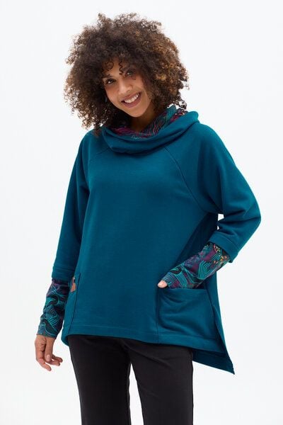 Hoodie Nayomi – Lockerer, asymmetrischer Schnitt – Weiter Kragen mit Kapuzenfunktion – Große, offen verarbeitete Taschen – Fair produziert in Polen – KOKOworld von KOKOworld