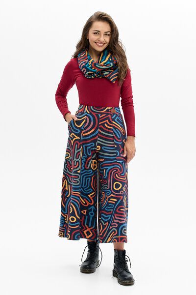 Hose Nawa Damen – Culotte mit weitem Bein & 5/8-Länge – in Schwarz oder mit farbenfrohem KOKOworld-Print – mit Taschen & elastischem Bund – fair & nachhaltig in der EU produziert von KOKOworld