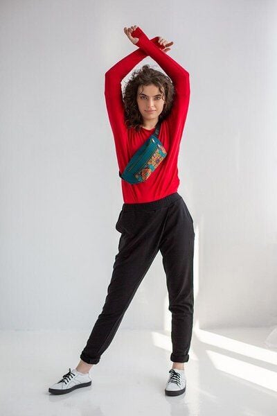 Hose Tia – asymmetrischer Falte im Schritt – Elastischer Bund – Taschen – Bio-Baumwolle mit Elasthan – 100% in der EU fair produziert – KOKOworld von KOKOworld