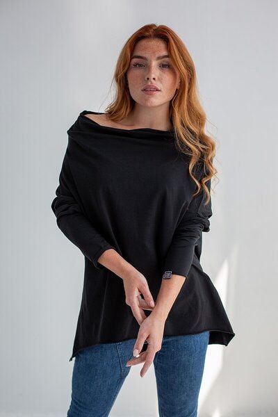 KOKOworld Bluse Minimal Black – Oversize – Bio-Baumwolle – offene Kanten – vorne länger als hinten – Fair produziert in Polen von KOKOworld