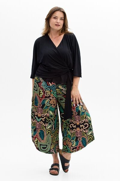 Hose Baobab – Weite Hosen mit ausgestelltem Bein – Taschen – Farbenfroher einzigartiger Print von KOKOworld – 100% in der EU fair produziert von KOKOworld