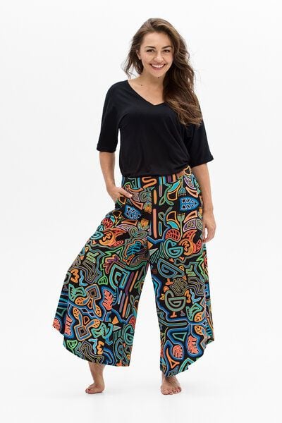 Hose Baobab – Weite Hosen mit ausgestelltem Bein – Taschen – Farbenfroher einzigartiger Print von KOKOworld – 100% in der EU fair produziert von KOKOworld