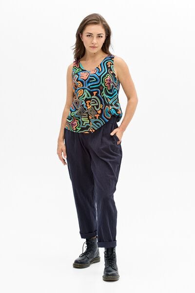 KOKOworld Hose Faro – Lässige Hose mit schmal zulaufendem Bein – 100% Baumwolle – mit Taschen – 100% in der EU fair produziert von KOKOworld