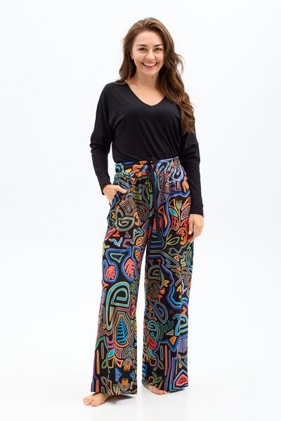 Weite Damenhose Lazy – Bio-Baumwolle – Schwarz oder farbenfroher KOKOworld-Print – mit Taschen & elastischem Bund – für Büro, Alltag & Homewear – Fair produziert in der EU von KOKOworld