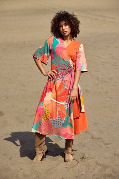 Kleid Lei-Lei – Wickelkleid Viskose Blumenprint – asymmetrisch bequem – 100% in EU fair produziert – KOKOworld von KOKOworld
