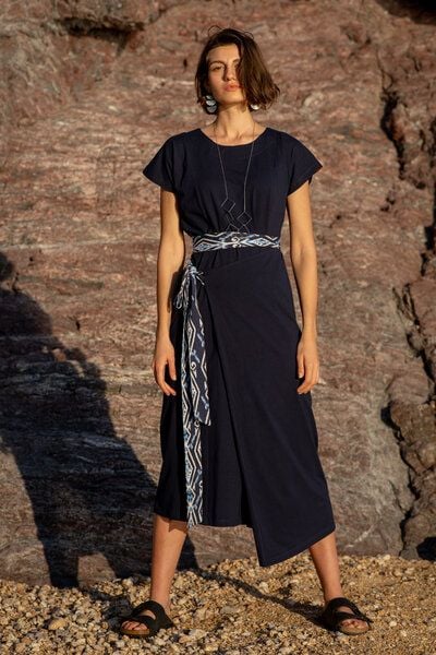 Maxikleid Salt – Wickeloptik mit Gürtel – weich & elegant aus Baumwolle – fair in EU produziert – KOKOworld Print Maxikleid Salt – Wickeloptik mit Gürtel – weich & elegant aus Baumwolle – fair in EU produziert – KOKOworld Print von KOKOworld