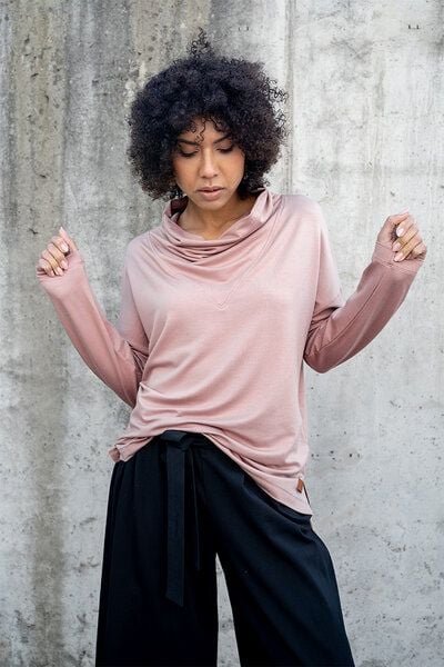 Sweatshirt Wrap – Voluminöser Doppel-Rollkragen – Abgesenkter Schulterlinie – 100% in der EU fair produziert – KOKOworld von KOKOworld
