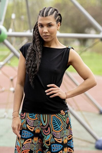 Top Lagos – Asymmetrischen Schnitts – Baumwolle mit Elasthan – Breite Schulterträger – 100% in der EU fair produziert – KOKOworld von KOKOworld