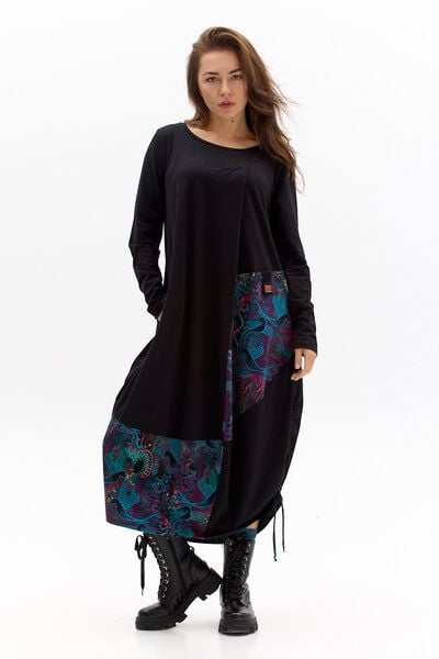 Kleid Tara – Maxikleid im „Ballon“-Stil – Langen Ärmeln – Seitliche Bänder zur Längenregulierung – Asymmetrische Nähte – Farbenfroher einzigartiger Print von KOKOworld – Fair produziert in Polen Kleid Tara – Maxikleid im „Ballon“-Stil – Langen Ärmeln – Seitliche Bänder zur Längenregulierung – Asymmetrische Nähte – Farbenfroher einzigartiger Print von KOKOworld – Fair produziert in Polen von KOKOworld