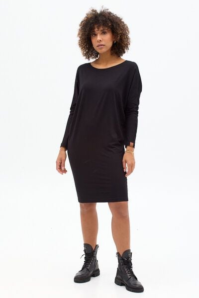 Kleid Twiggy – Weites Oberteil – Figurbetonter Rockteil an den Hüften – Boot-Ausschnitt – Viscose mit Elasthan – Fair produziert in Polen – KOKOworld von KOKOworld