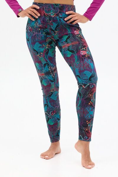 Leggings Gallo Damen – aus Bio-Baumwolle mit Elasthan – nachhaltige Yoga-Leggings im einzigartigen KOKOworld-Print – fair & bequem für Pilates, Alltag & Reisen von KOKOworld