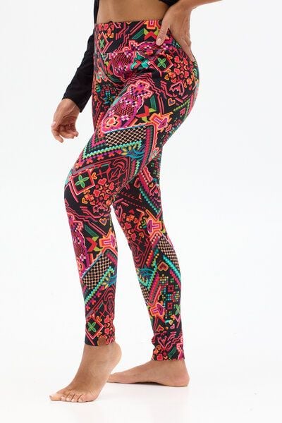 Leggings Gallo Damen – aus Bio-Baumwolle mit Elasthan – nachhaltige Yoga-Leggings im einzigartigen KOKOworld-Print – fair & bequem für Pilates, Alltag & Reisen von KOKOworld