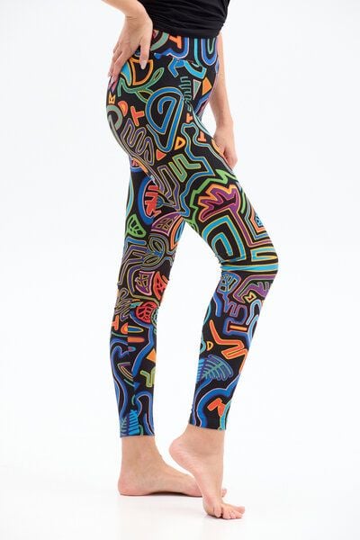 Leggings Gallo Damen – aus Bio-Baumwolle mit Elasthan – nachhaltige Yoga-Leggings im einzigartigen KOKOworld-Print – fair & bequem für Pilates, Alltag & Reisen von KOKOworld