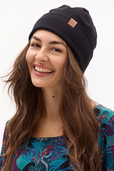 Mütze Kalima – Umschlagbarer Saum zur Längenanpassung – Must-have für jeden Kleiderschrank – Dekoratives KOKOworld-Label – 100 % in der EU fair produziert von KOKOworld