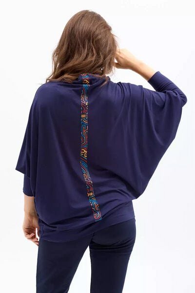 Tunika Mango – Lockerer Schnitt im „Fledermaus“-Stil – Fließender Stehkragen am Hals – Farbenfrohes Print KOKOworld – Fair produziert in Polen von KOKOworld