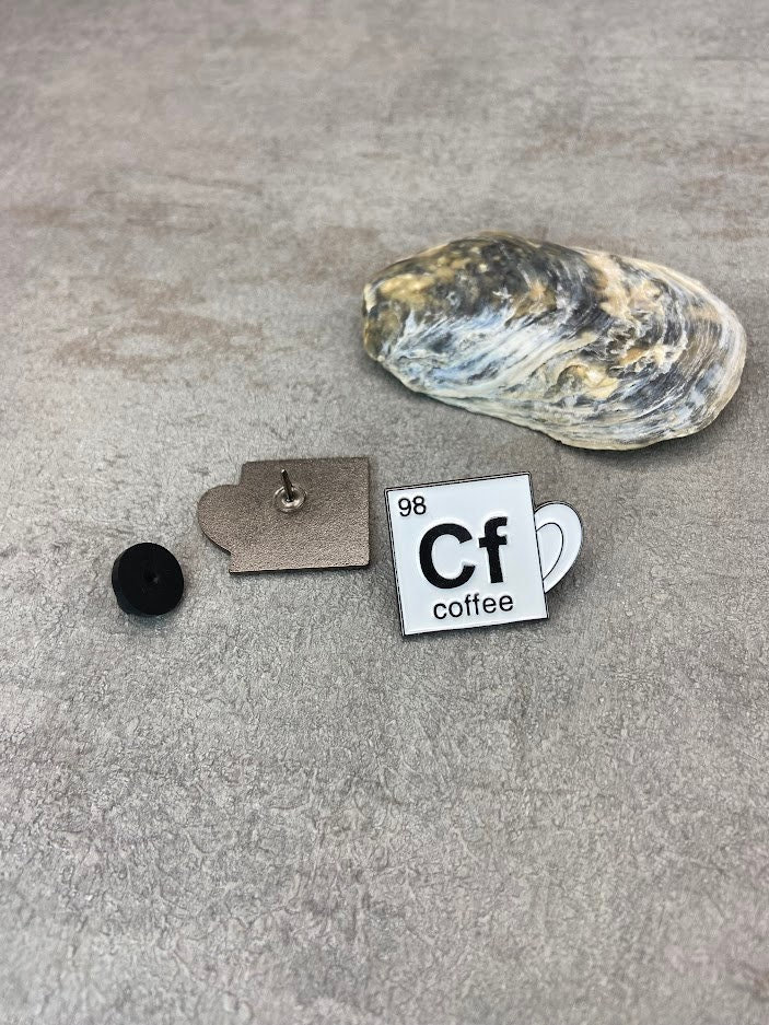 Emaille Pin/Brosche - Coffee, Element Cf- Mit Gummiabdeckung Emaille Pin/Brosche - Coffee, Element Cf- Mit Gummiabdeckung von KOLBECKERISLAND